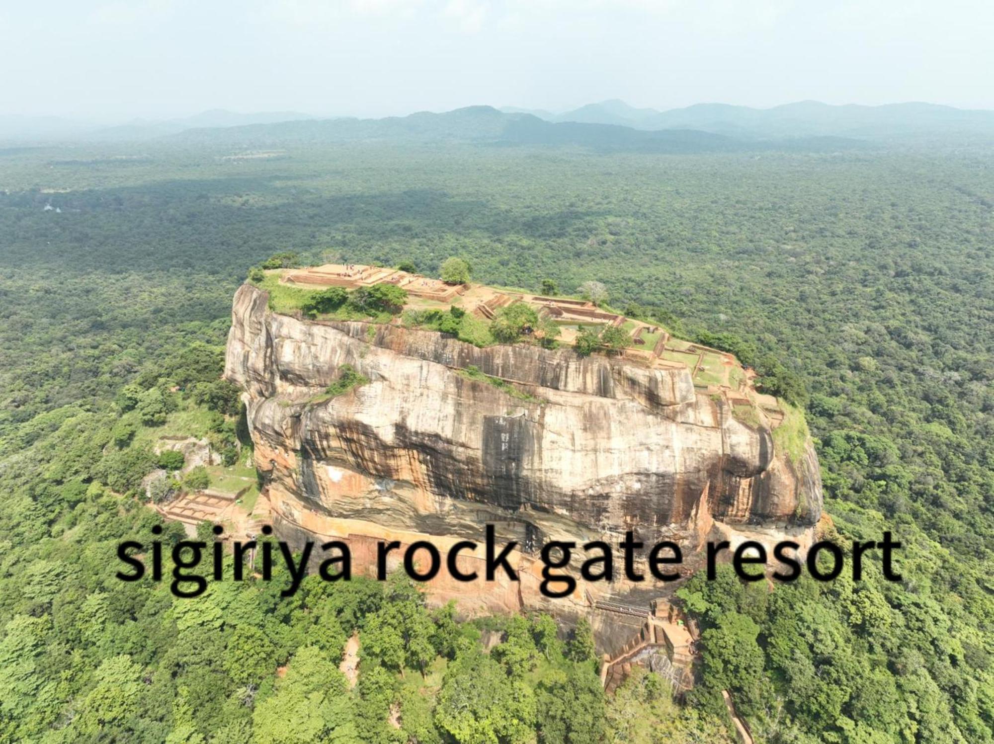 מלון Sigiriya Rock Gate Tree House מראה חיצוני תמונה